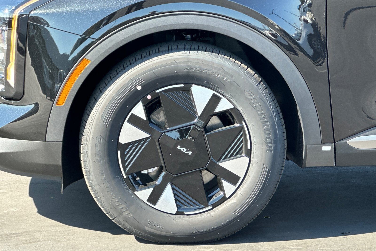 New 2027 Kia Sportage LX FWD image 25