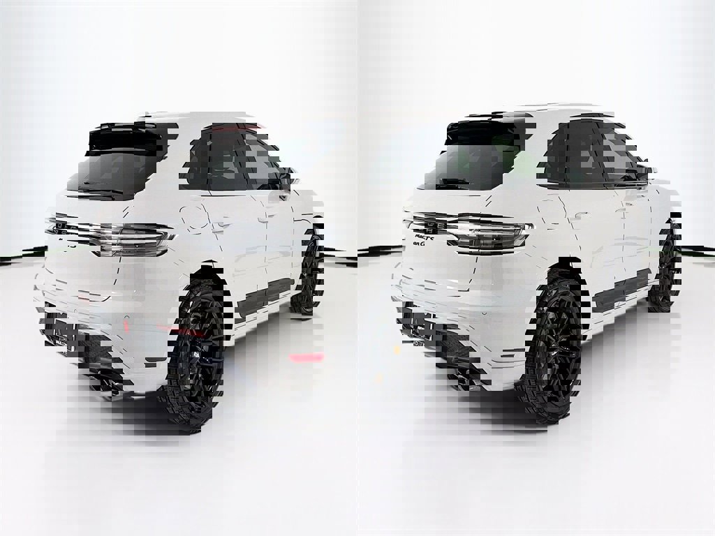 New 2026 Porsche Macan GTS image 9