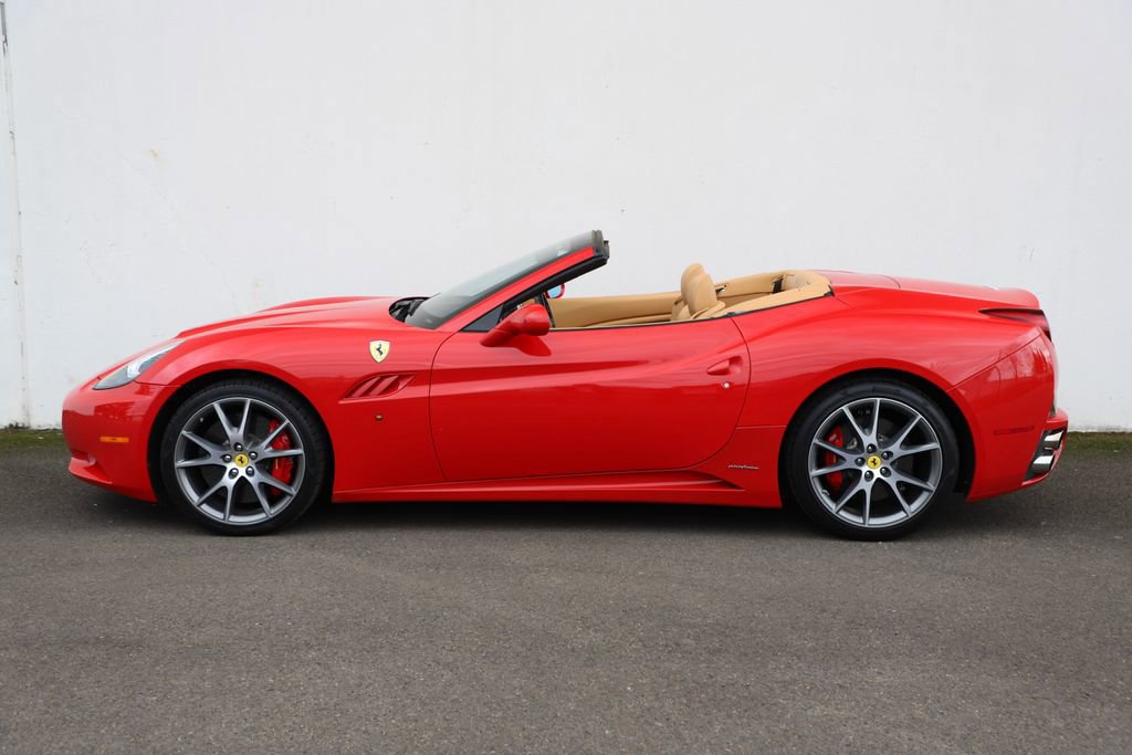 Used 2010 Ferrari California image 23