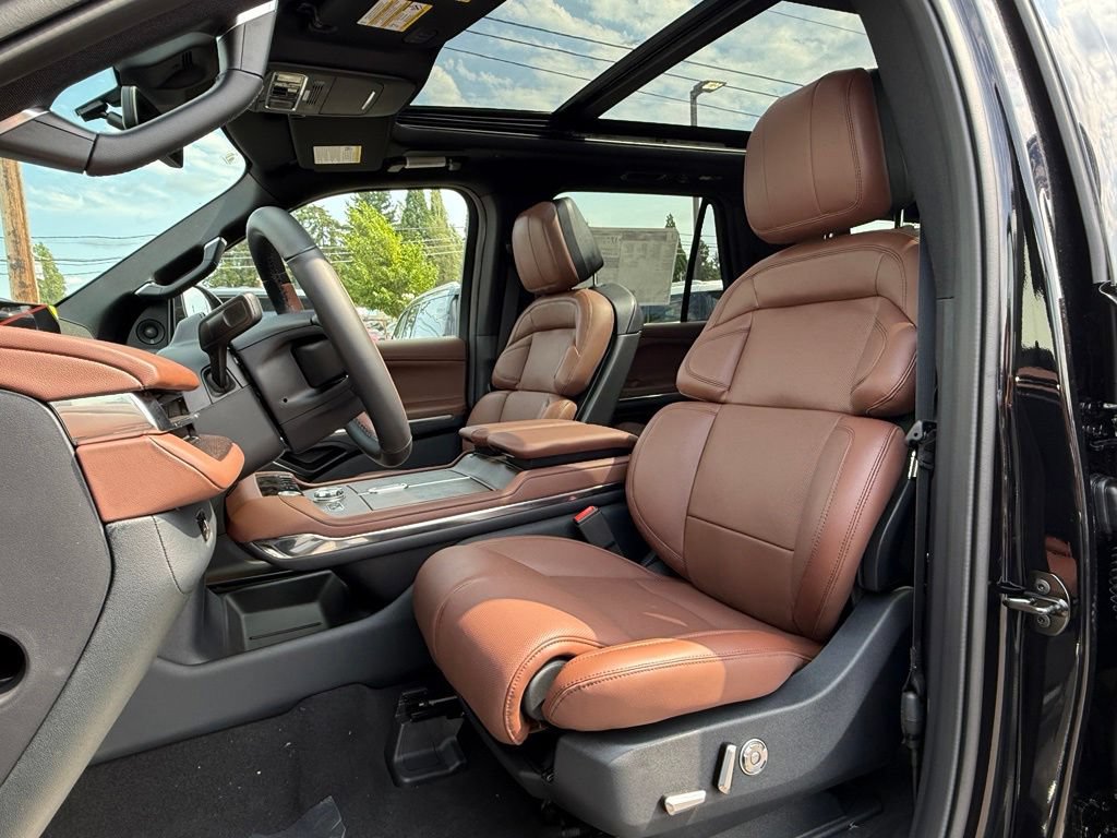 New 2027 Lincoln Navigator Reserve AWD/4WD image 24
