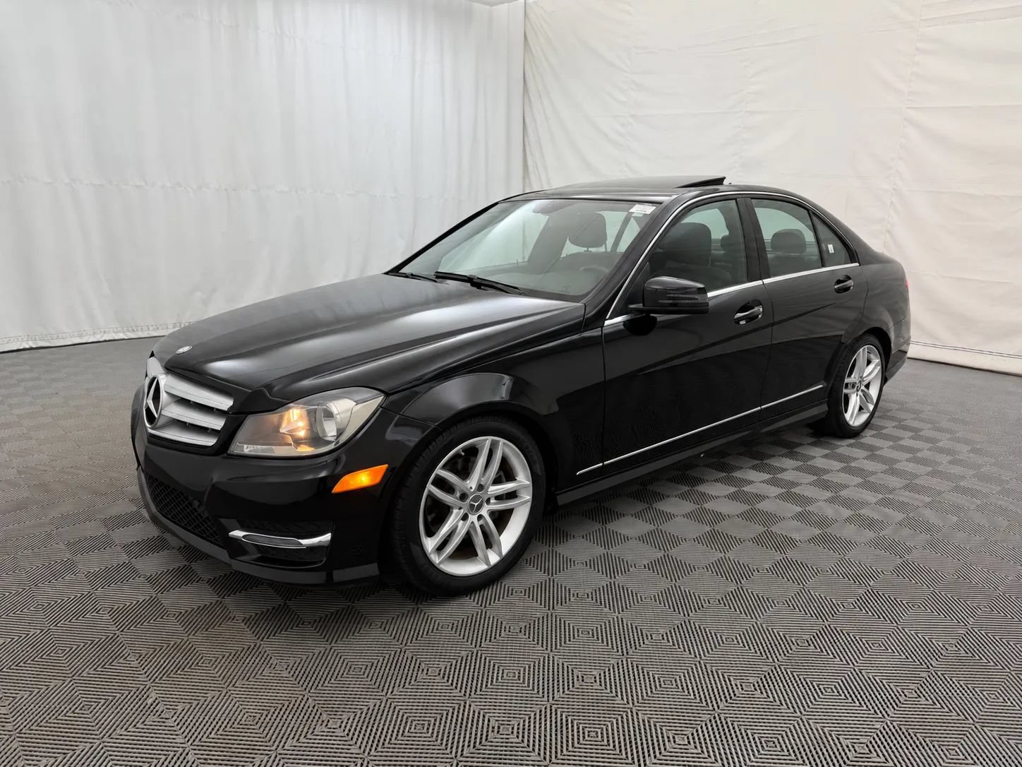 Used 2013 Mercedes-Benz C 250 Sedan image 2