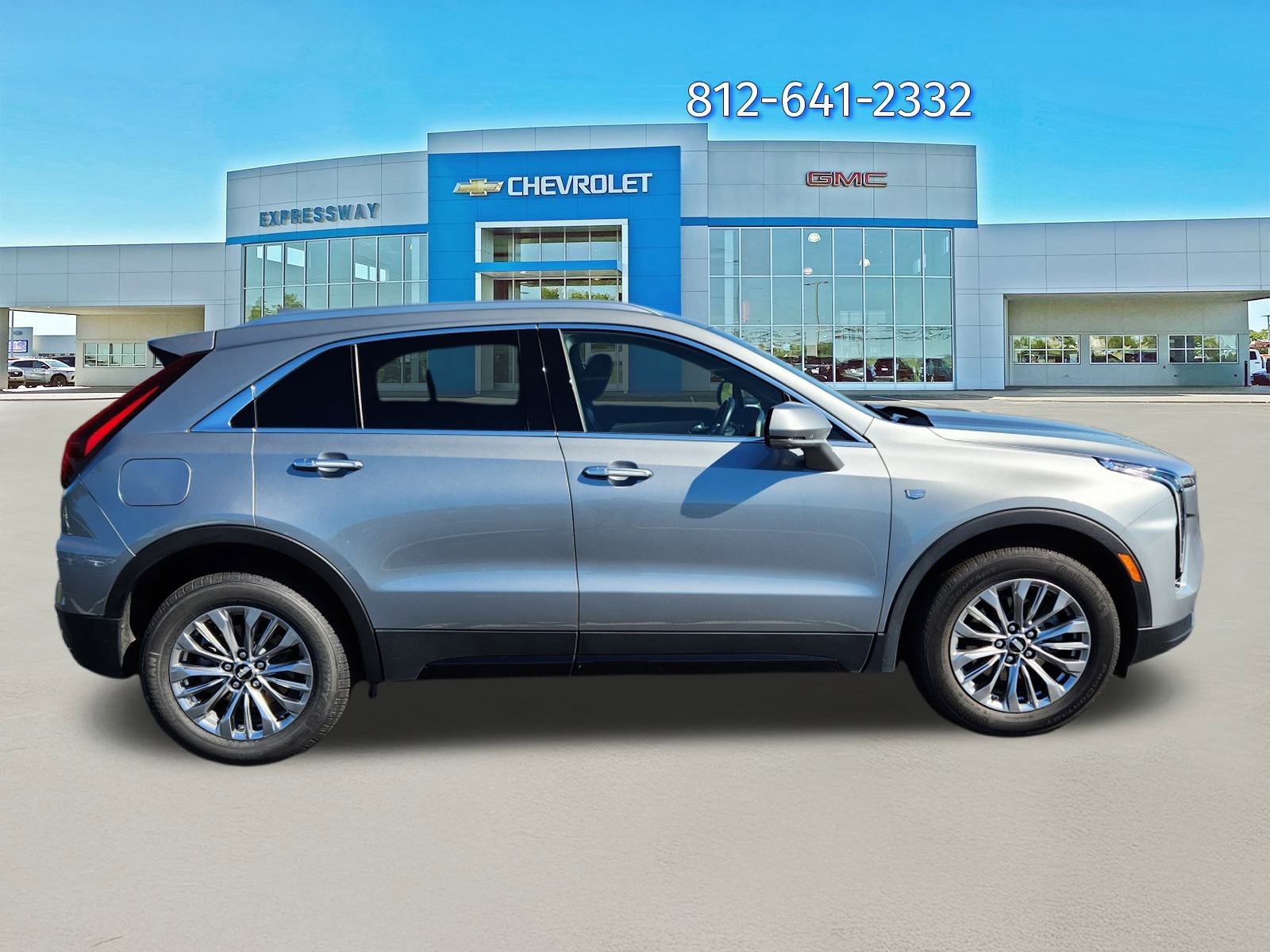 Used 2025 Cadillac XT4 Premium Luxury image 8