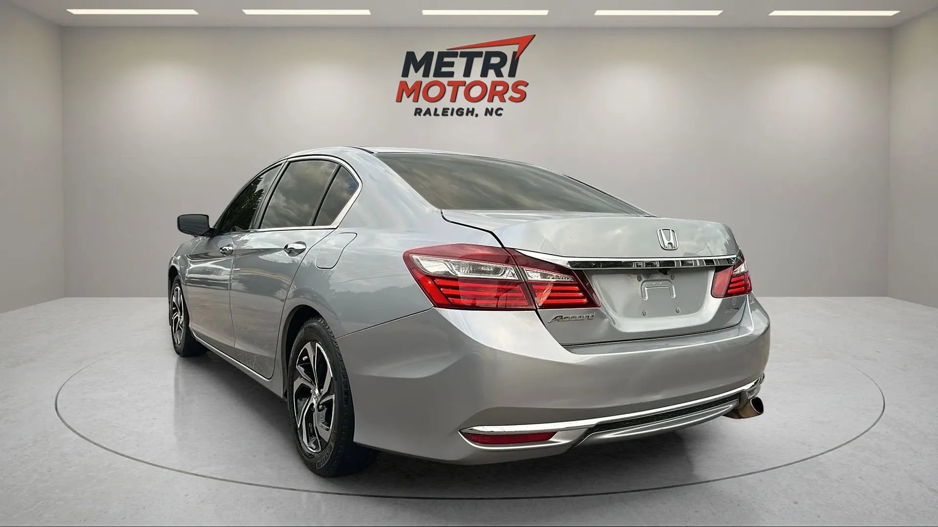 Used 2017 Honda Accord LX image 11