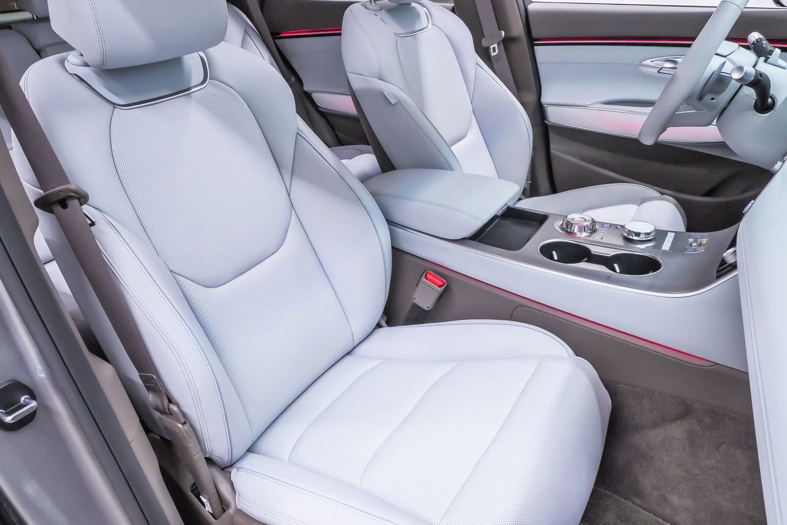 Certified 2026 Genesis GV70 2.5T Advanced image 15