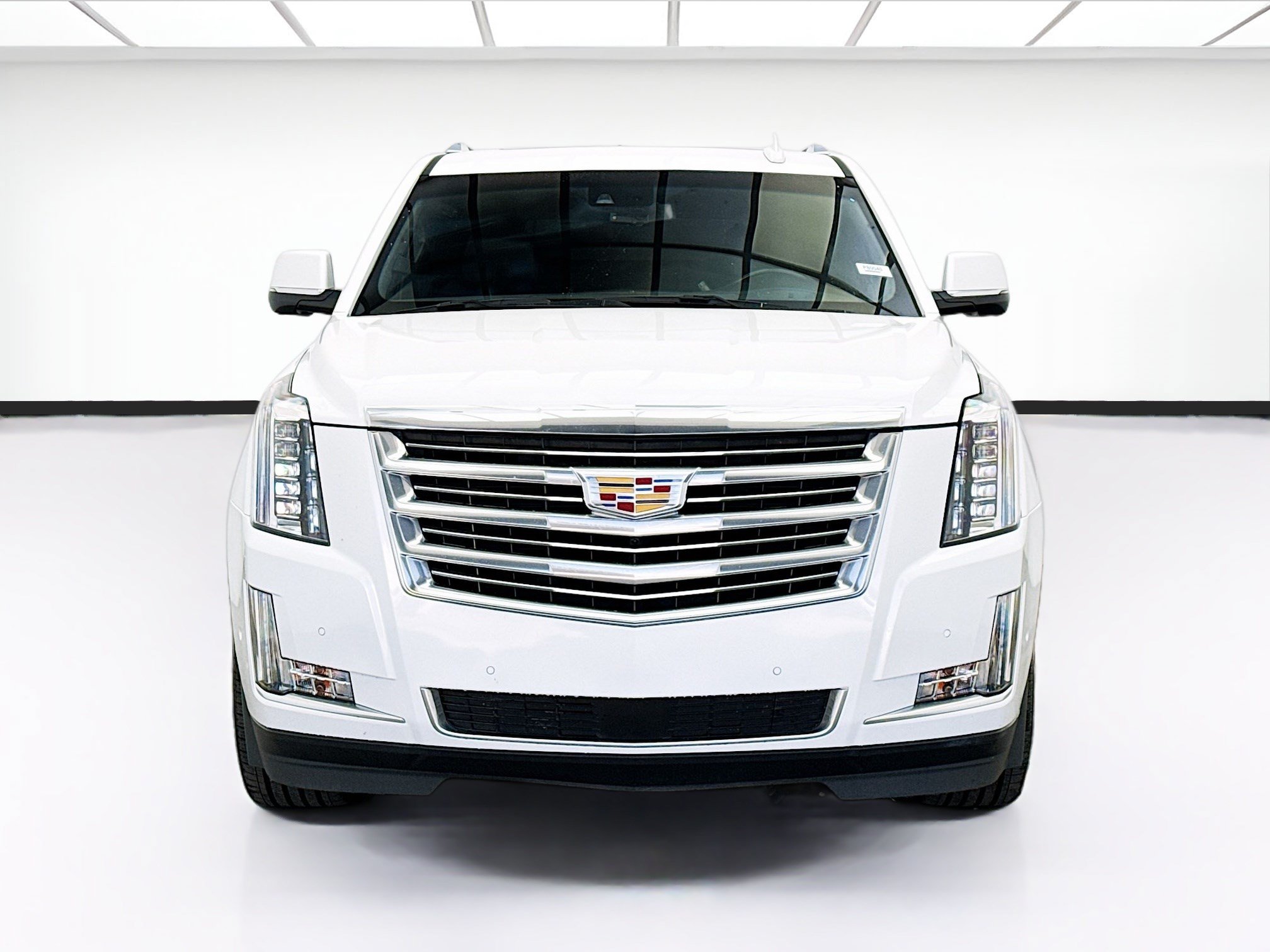 Used 2020 Cadillac Escalade Platinum AWD/4WD image 2