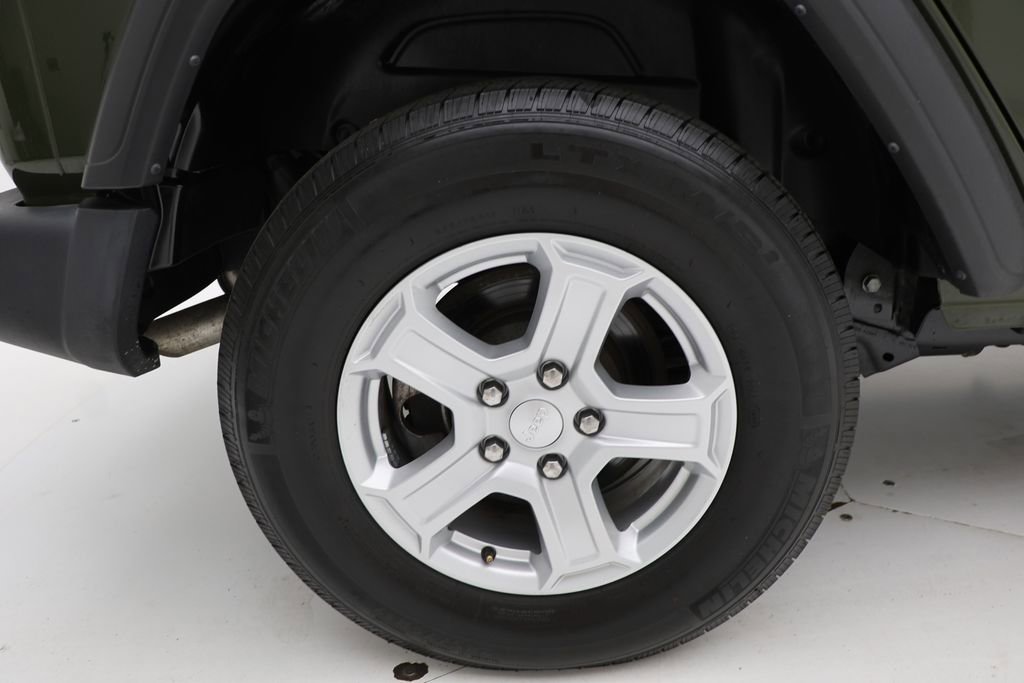 Used 2022 Jeep Wrangler Unlimited Sport w/ Sun And Sound Package AWD/4WD image 9