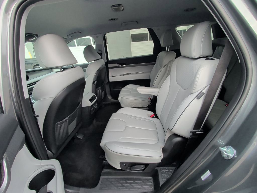 Used 2025 Hyundai Palisade SEL image 12