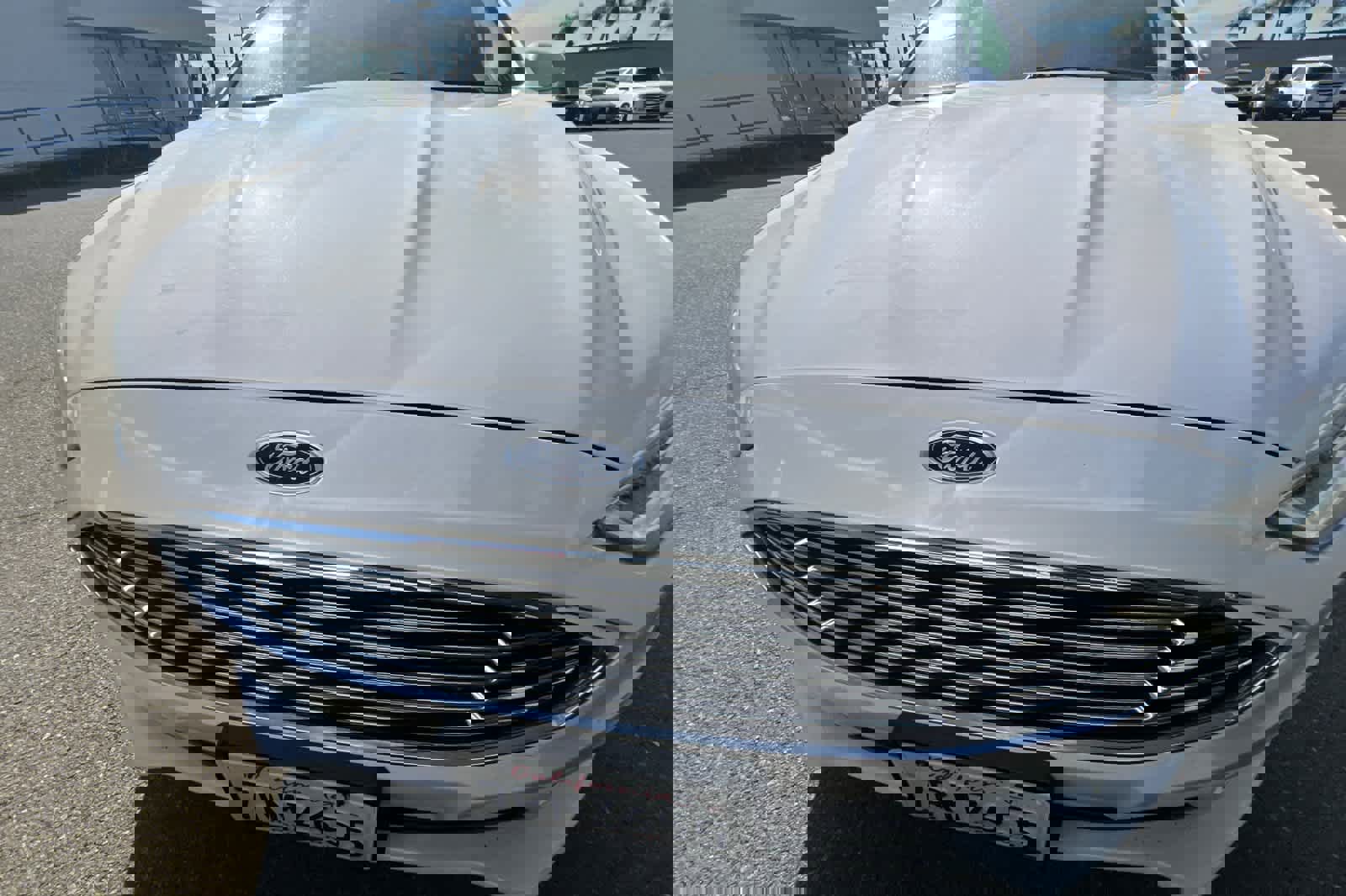 Used 2017 Ford Fusion SE w/ Fusion SE Technology Package image 9