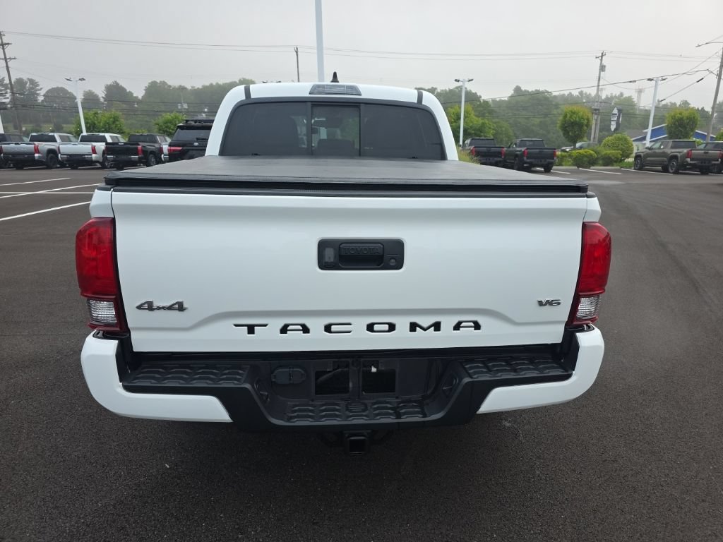 Used 2022 Toyota Tacoma SR AWD/4WD image 5