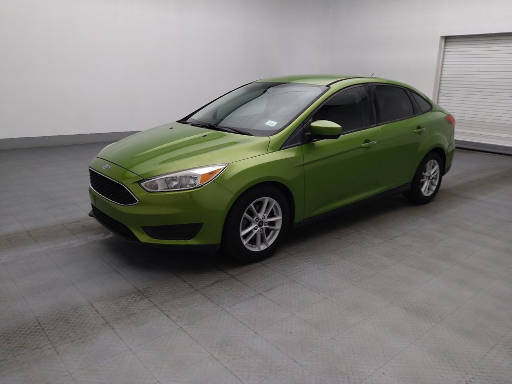 Used 2018 Ford Focus SE FWD image 2