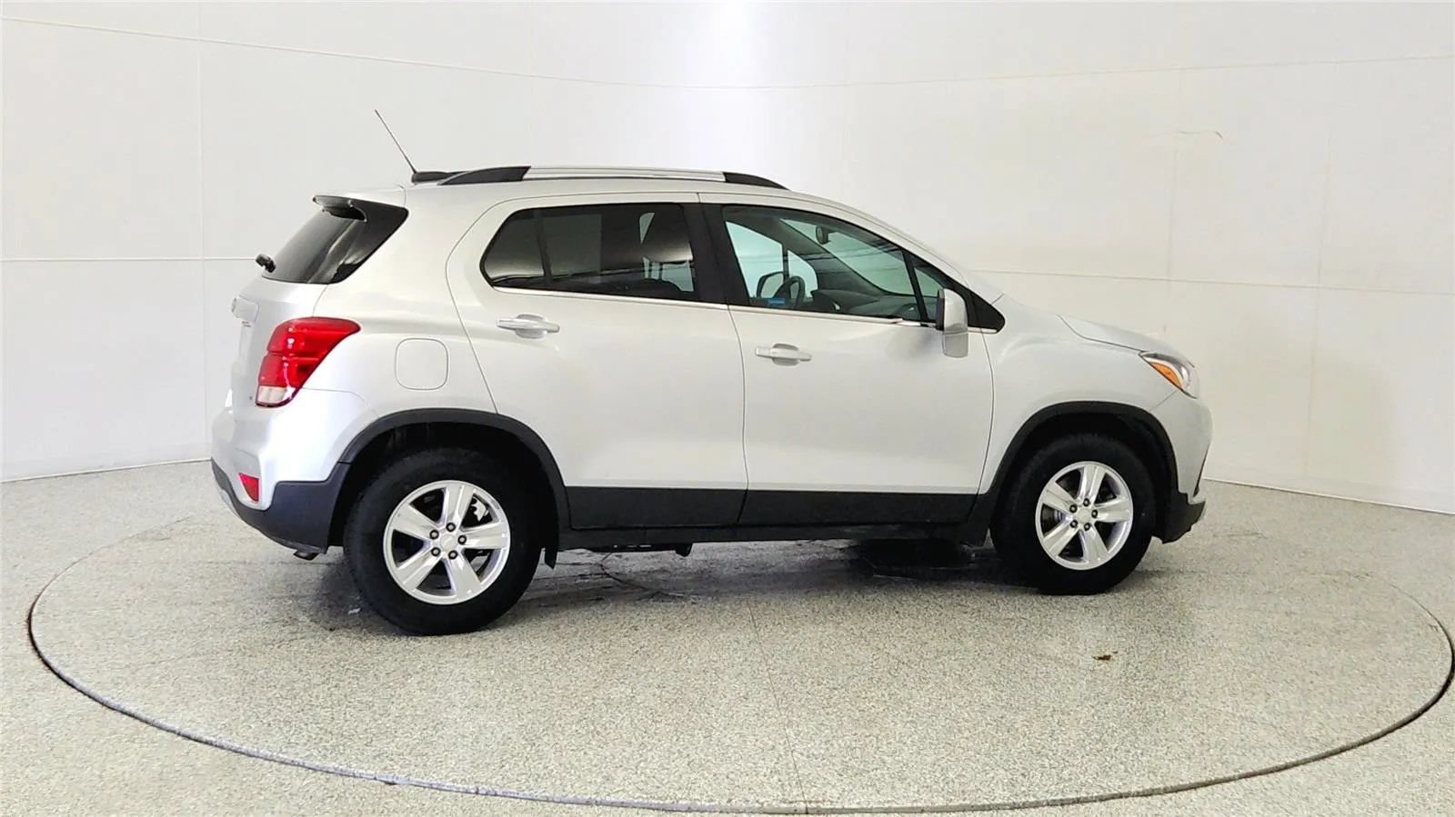 Used 2019 Chevrolet Trax LT w/ Driver Confidence Package FWD image 8