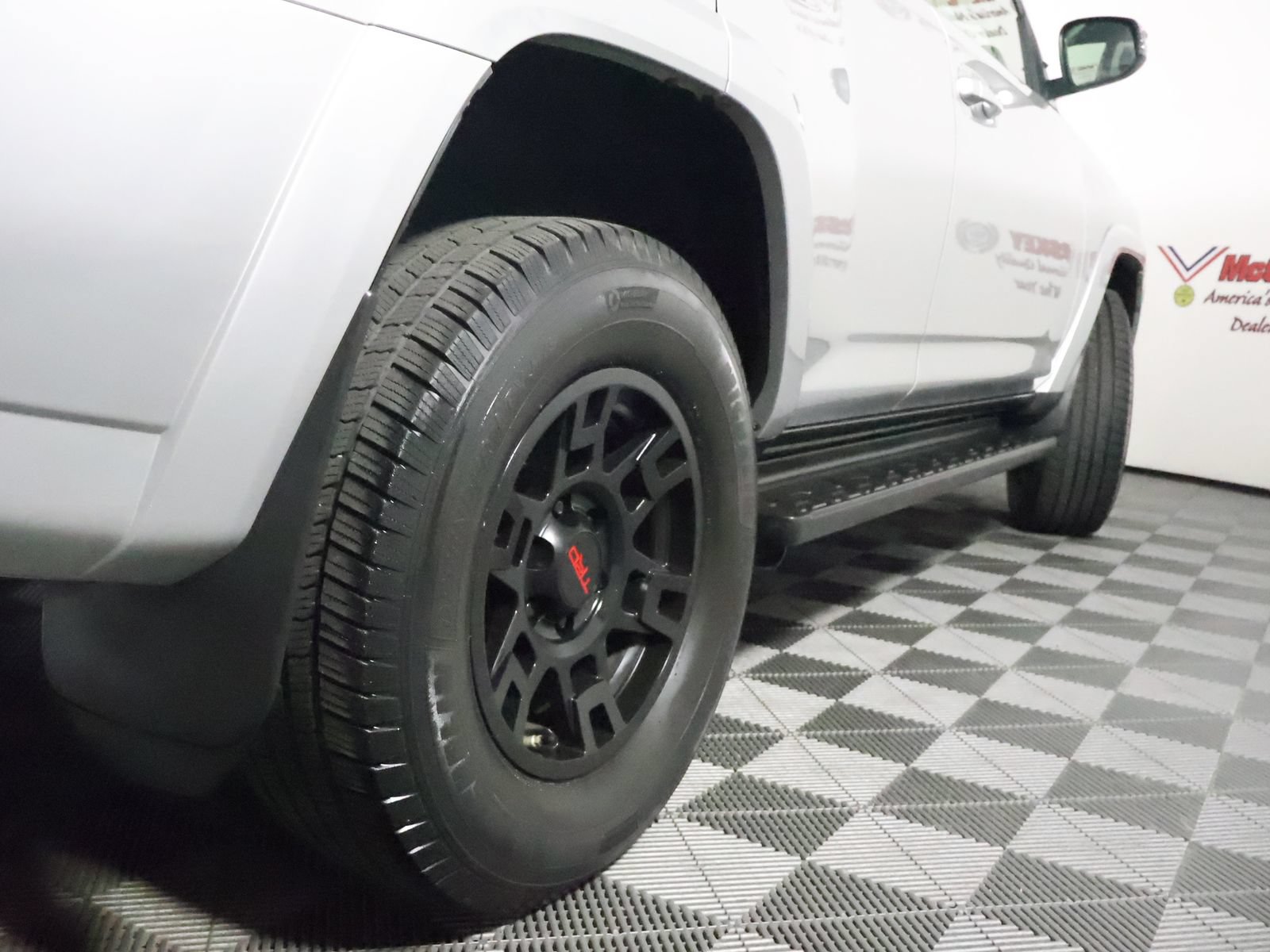Used 2016 Toyota 4Runner SR5 Premium AWD/4WD image 9