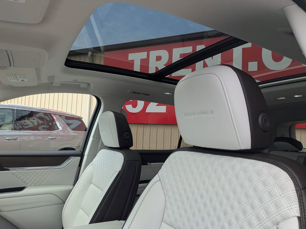 Certified 2025 GMC Acadia Denali w/ Super Cruise Package FWD image 13