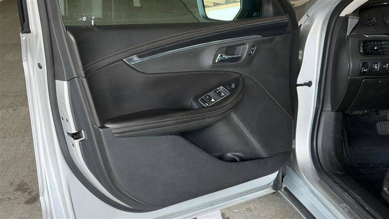 Used 2016 Chevrolet Impala LTZ FWD image 18