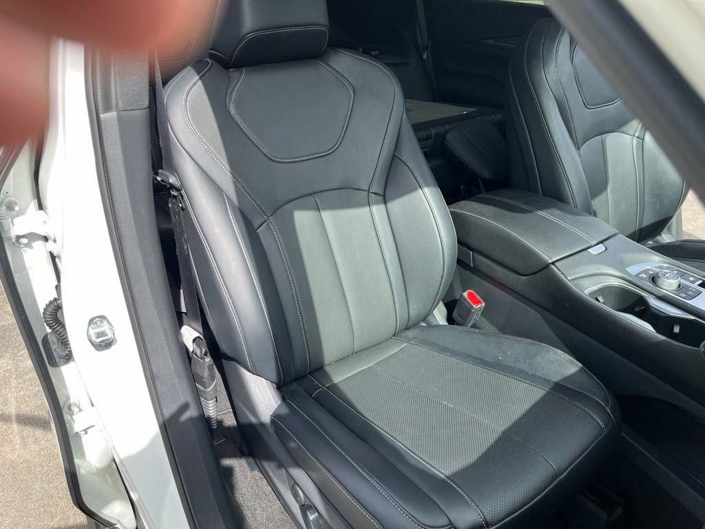 Used 2023 INFINITI QX60 Luxe w/ Performance Audio Package AWD/4WD image 36