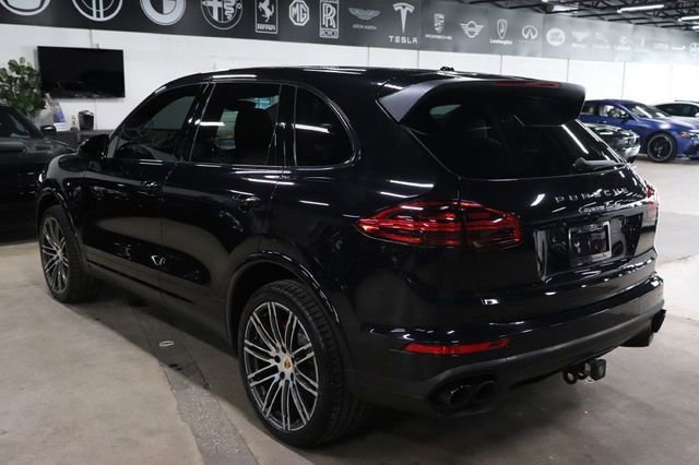 Used 2017 Porsche Cayenne Turbo AWD/4WD image 3
