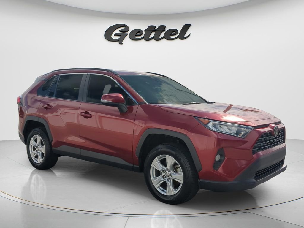 Used 2021 Toyota RAV4 XLE FWD image 3