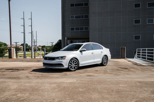 Used 2017 Volkswagen Jetta SE image 41