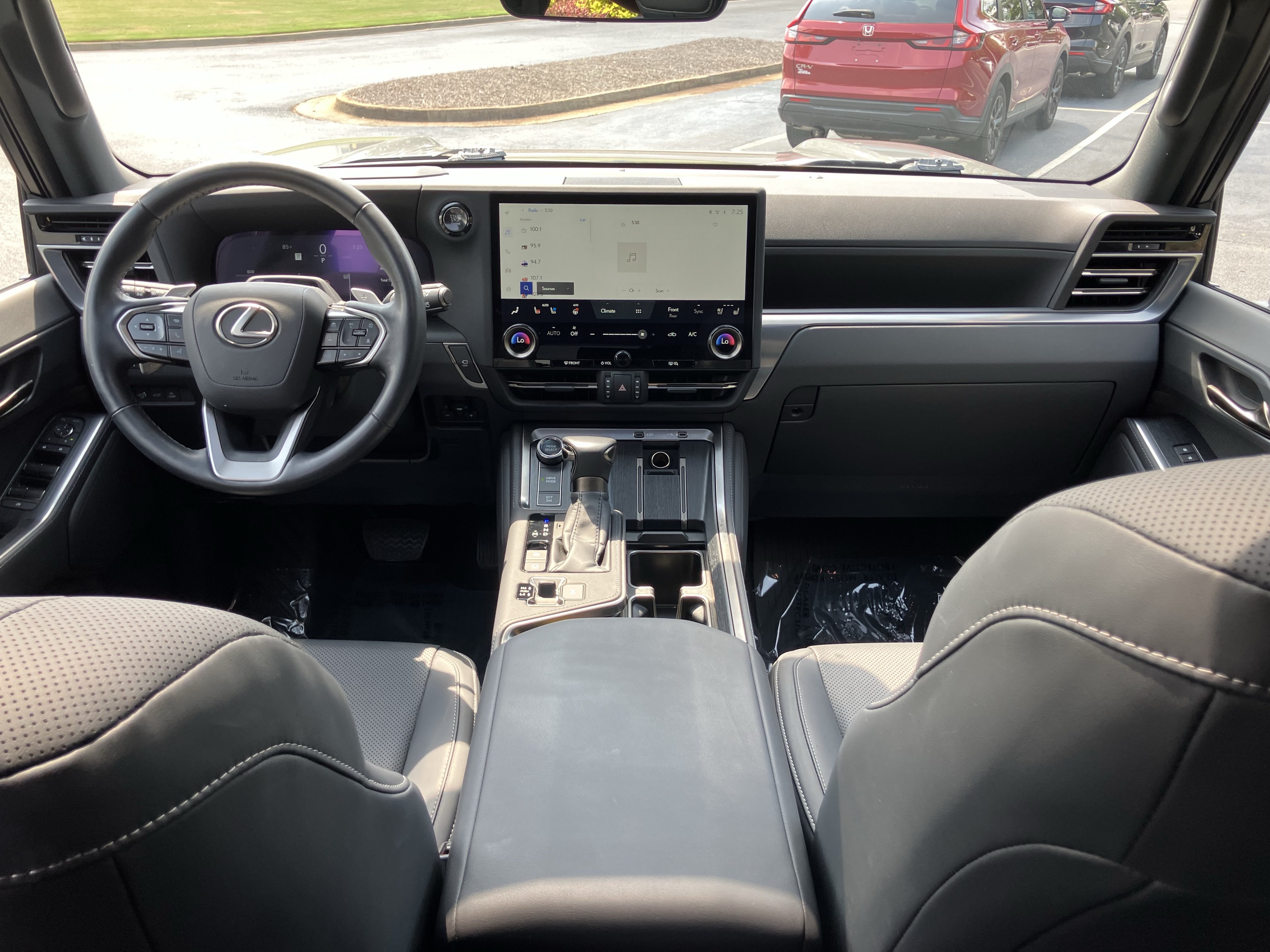 Used 2025 Lexus GX 550 w/ Accessory Package (2T) AWD/4WD image 34