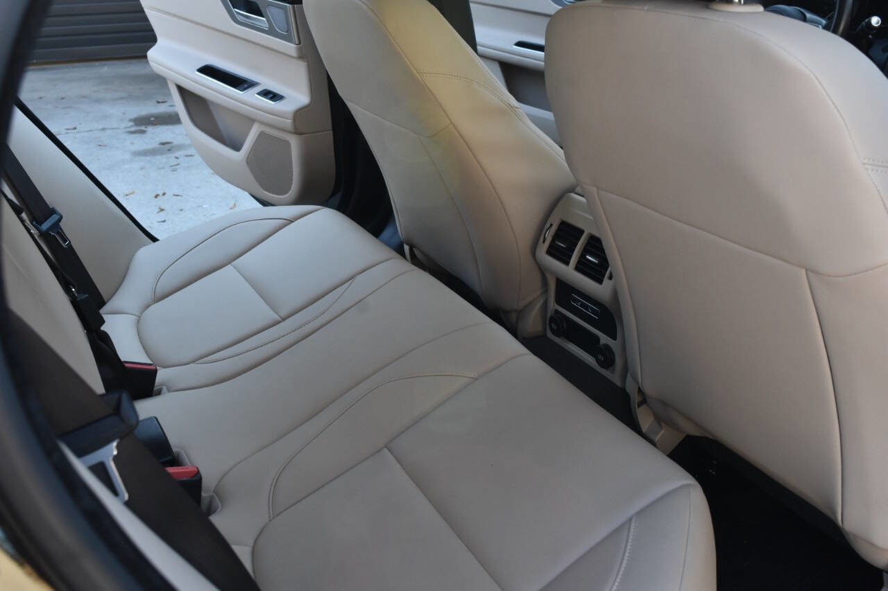 Used 2017 Jaguar XF Premium image 40