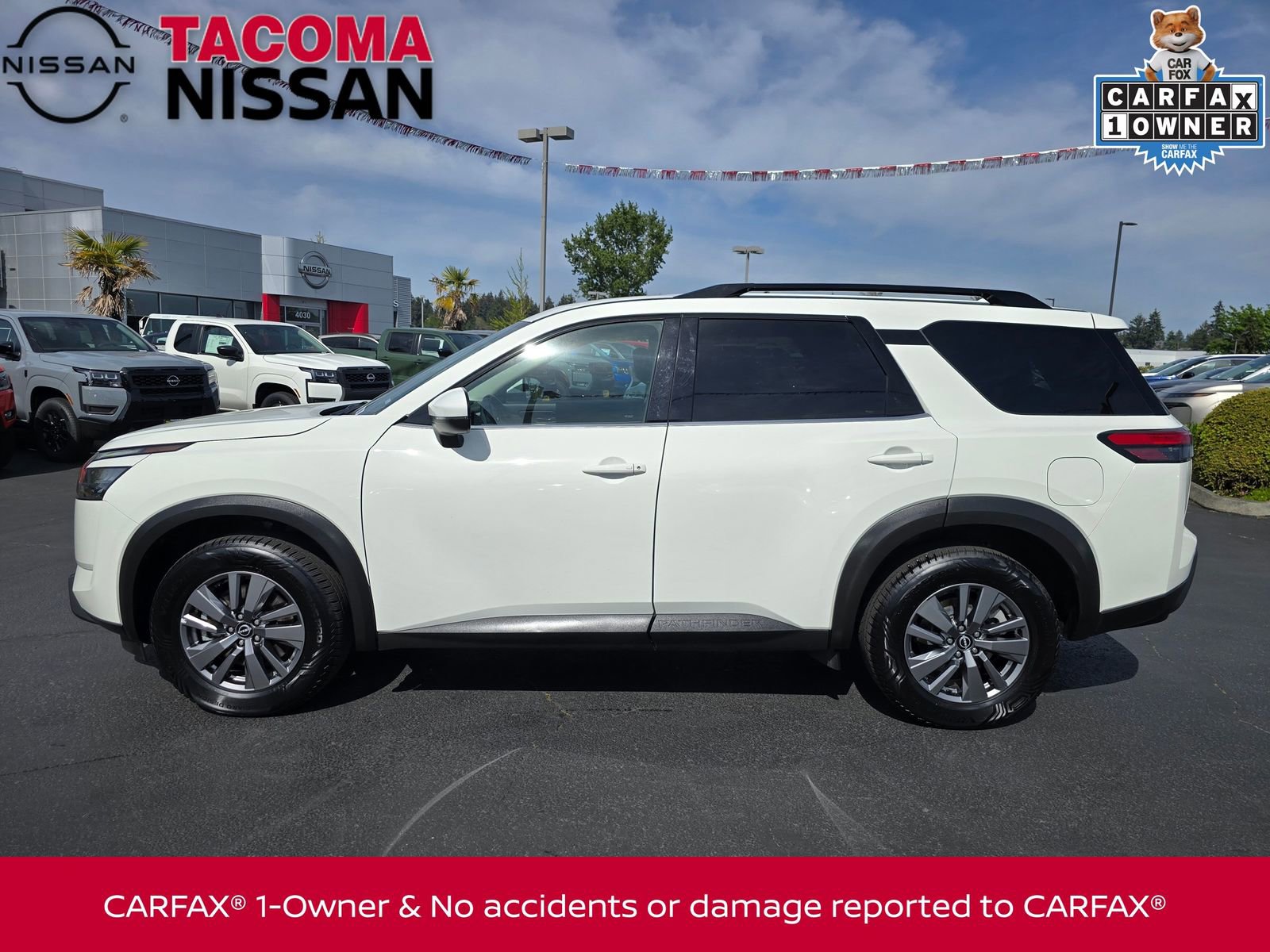 Used 2025 Nissan Pathfinder SV AWD/4WD image 2
