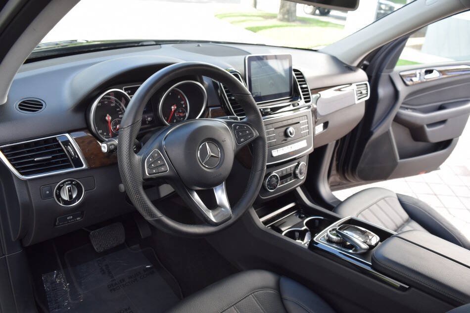 Used 2016 Mercedes-Benz GLE 300d 4MATIC w/ Premium Package image 41