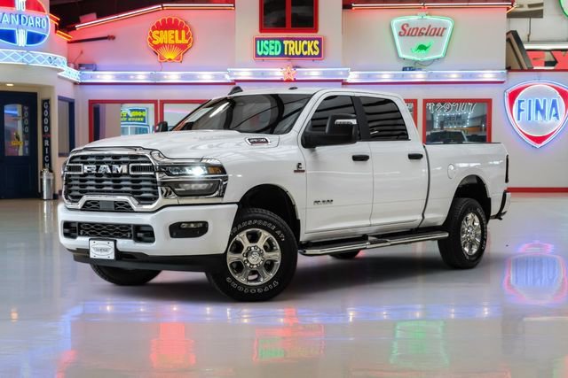 Used 2025 RAM 2500 Big Horn AWD/4WD image 2