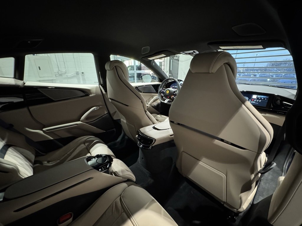 Used 2024 Ferrari Purosangue image 54