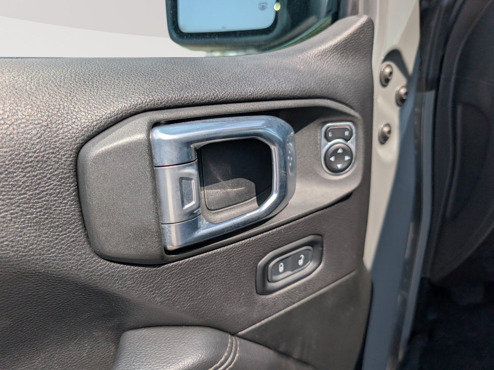 Used 2020 Jeep Wrangler Unlimited Sahara AWD/4WD image 20
