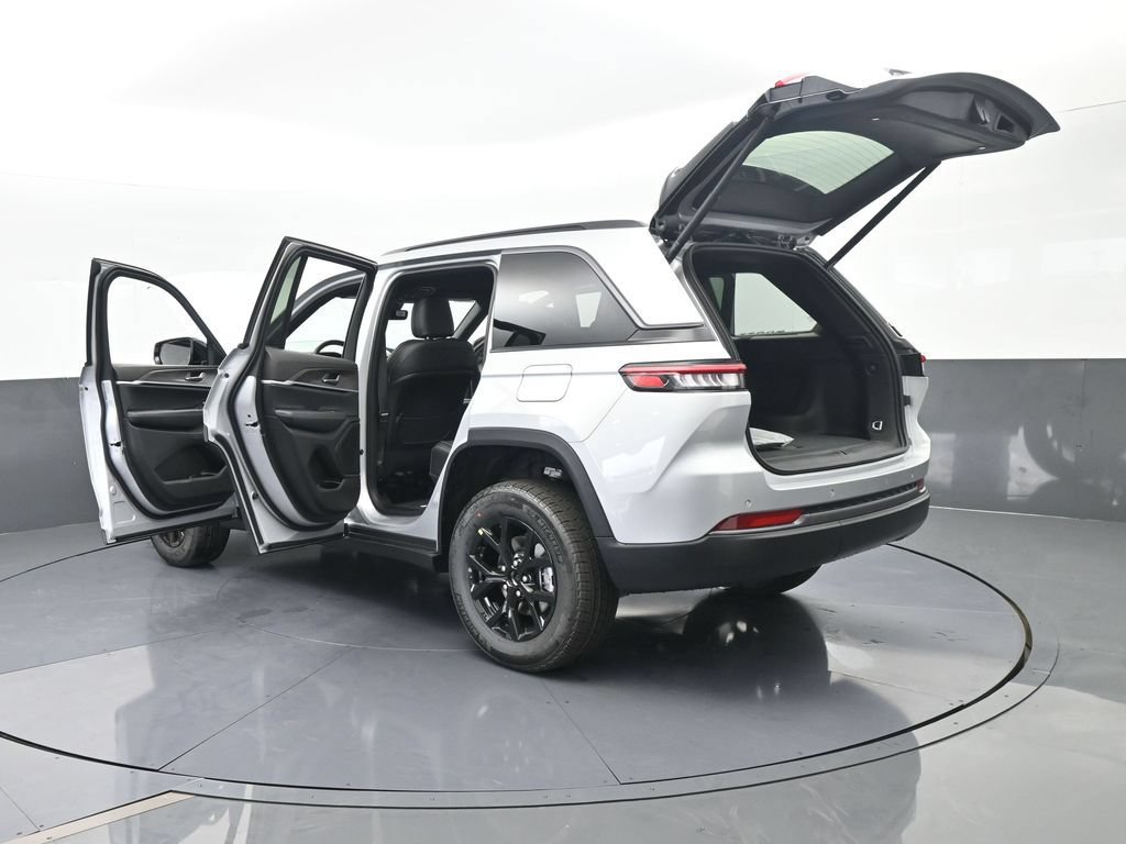 New 2026 Jeep Grand Cherokee Altitude RWD image 59