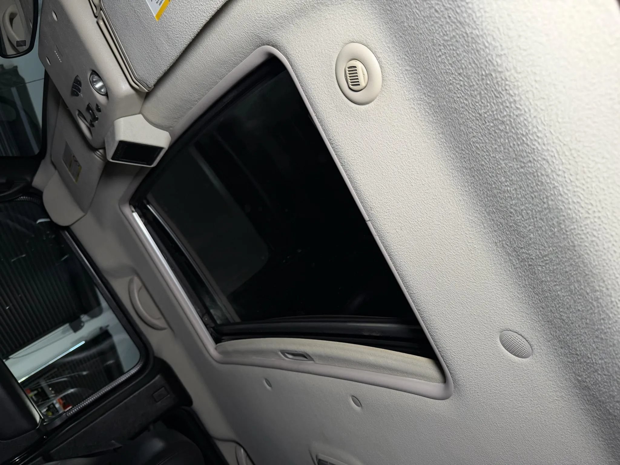 Used 2005 HUMMER H2 w/ Preferred Equipment Group AWD/4WD image 16