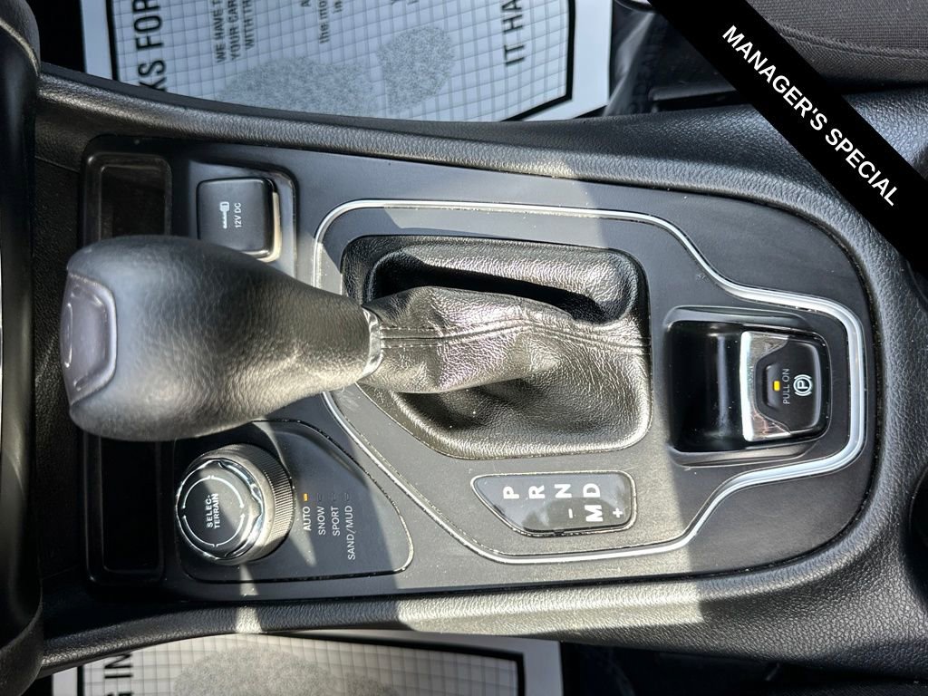 Used 2019 Jeep Cherokee Latitude w/ Popular Appearance Group image 23