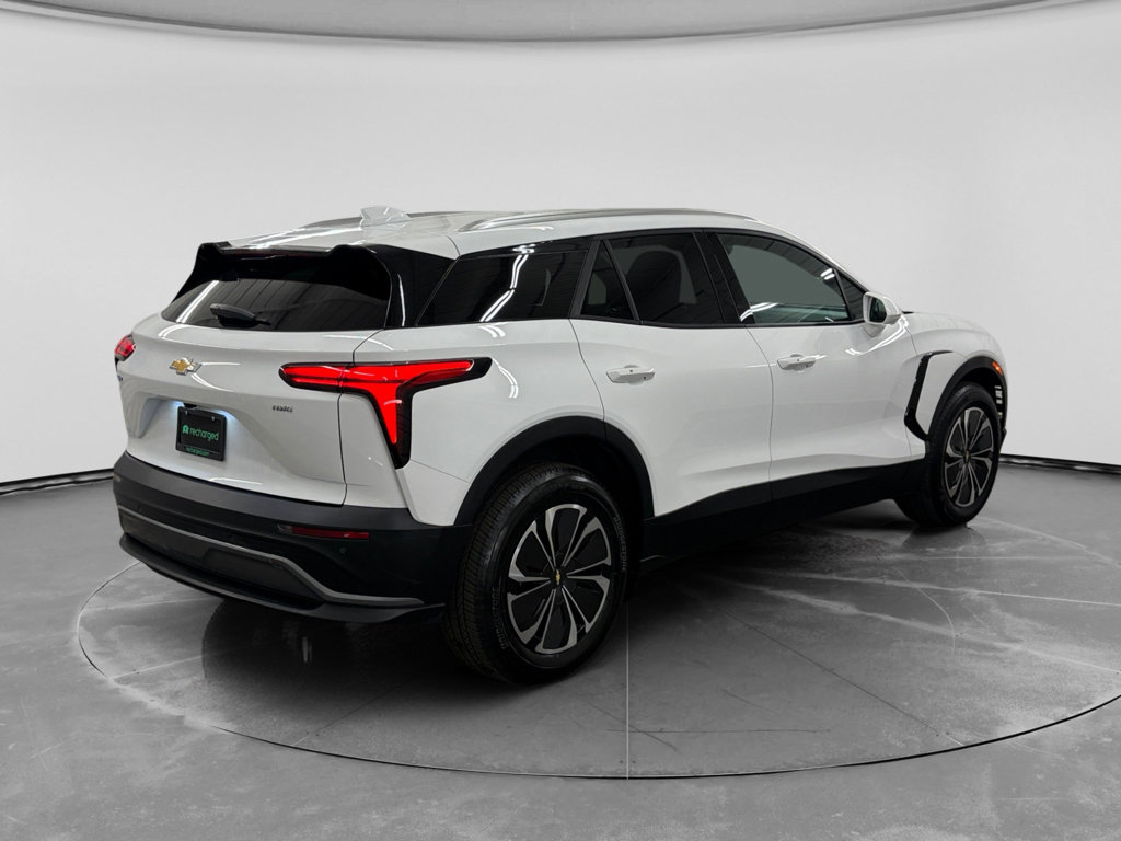 Used 2024 Chevrolet Blazer EV LT AWD/4WD image 9
