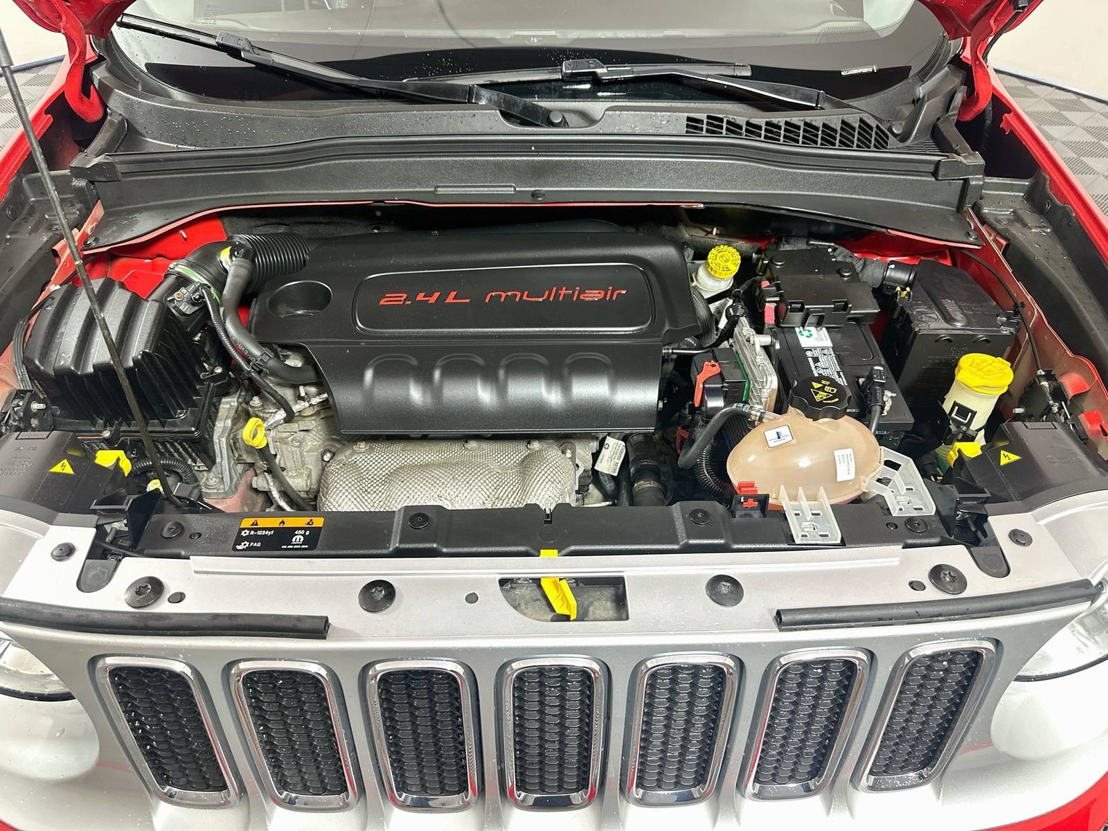 Used 2017 Jeep Renegade Limited w/ Advanced Technology Group FWD image 29