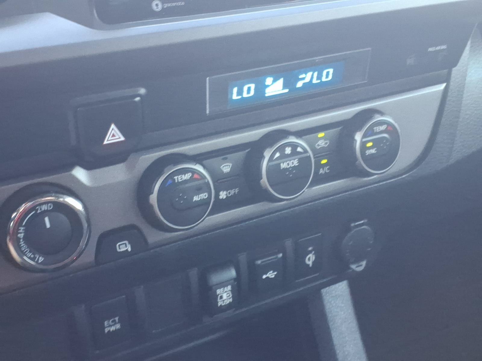 Used 2022 Toyota Tacoma TRD Off-Road AWD/4WD image 18