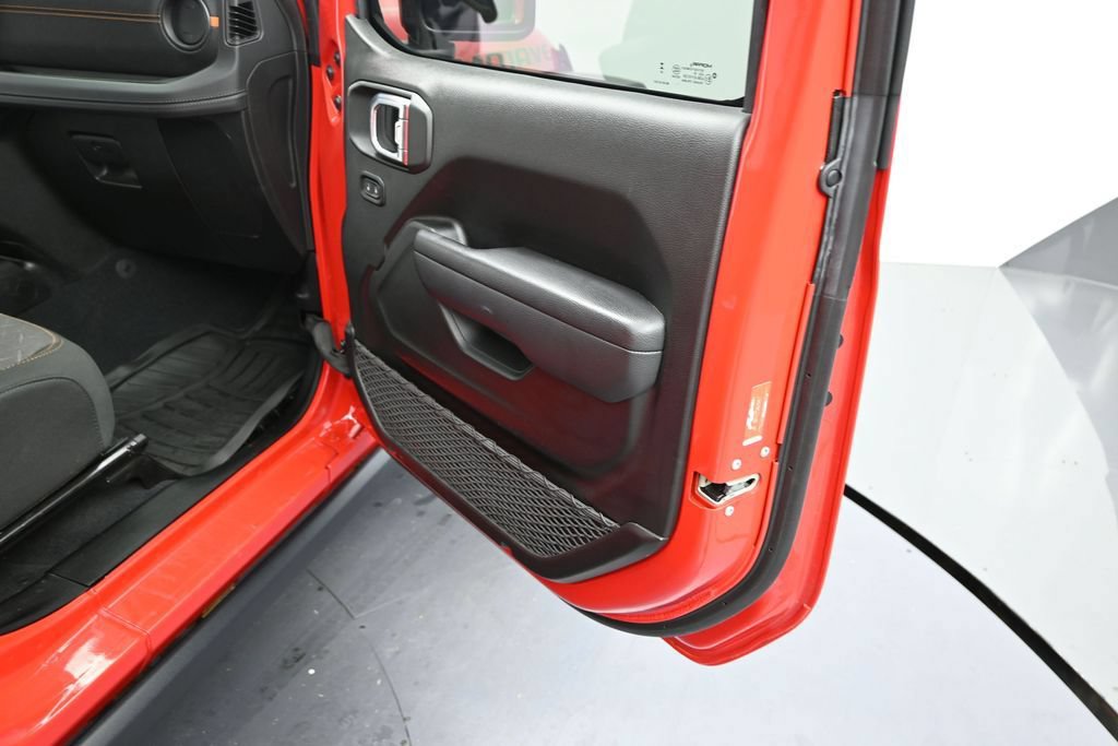 Used 2024 Jeep Gladiator Mojave AWD/4WD image 7