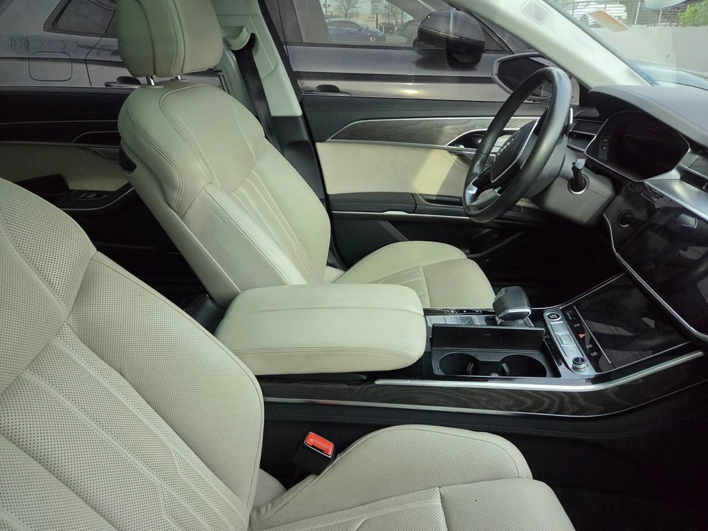 Used 2023 Audi A8 L 3.0T w/ Comfort Plus Package image 9