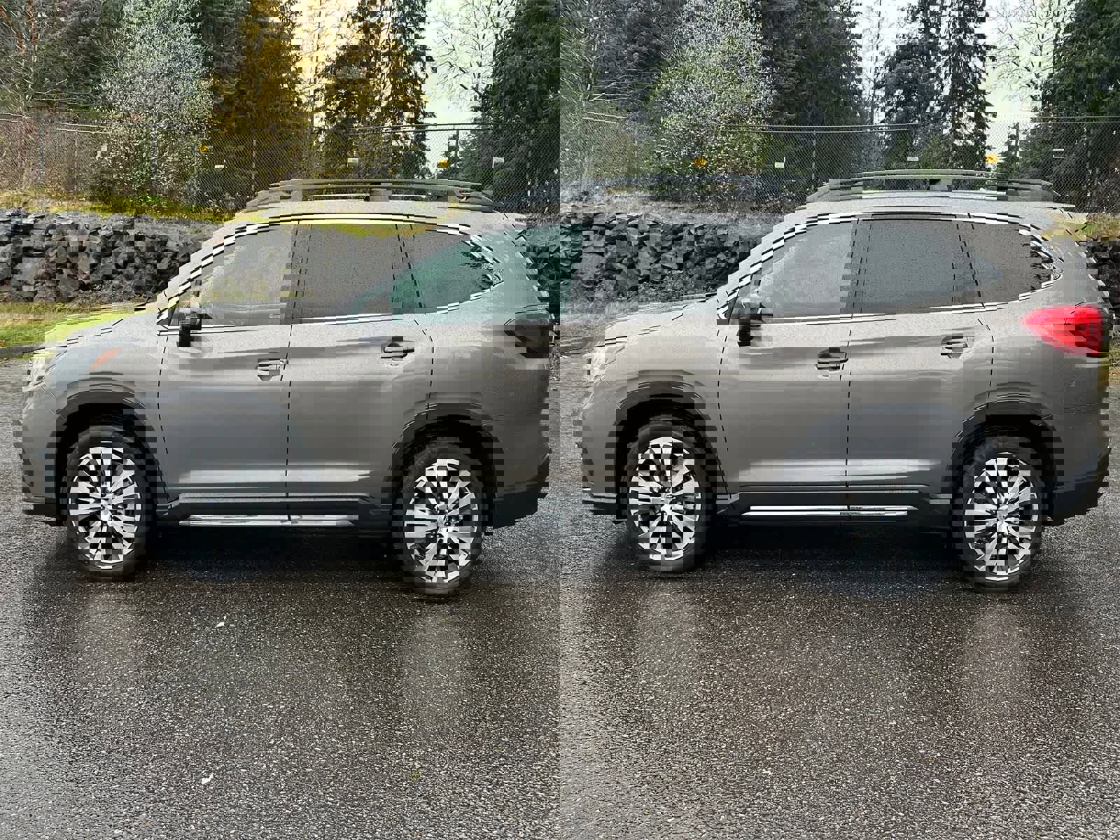 Used 2021 Subaru Ascent Limited w/ Technology Package image 2