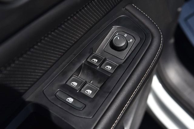 Used 2025 Volkswagen Atlas Cross Sport SE FWD image 8