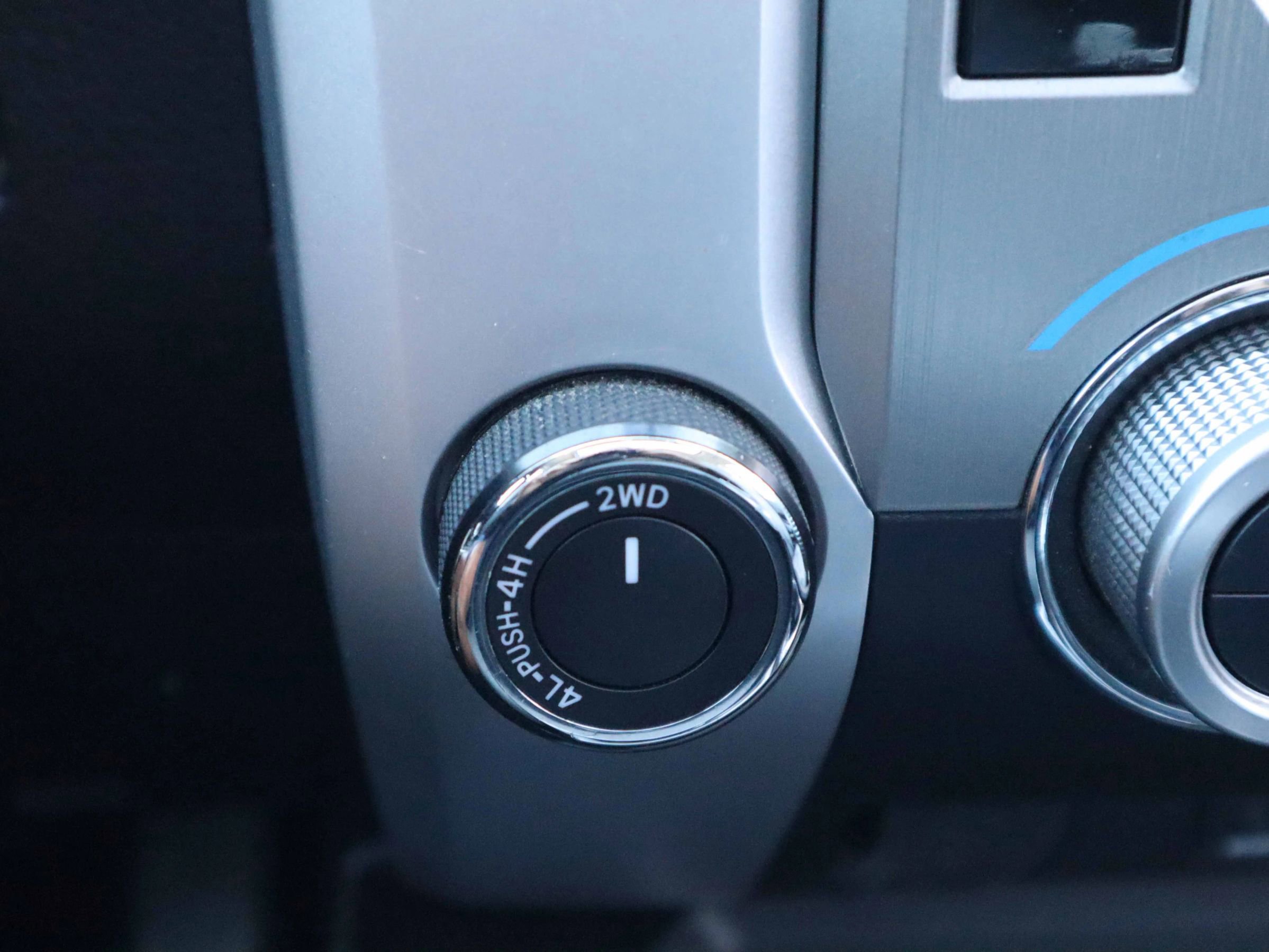 Used 2015 Toyota Tundra Limited image 24