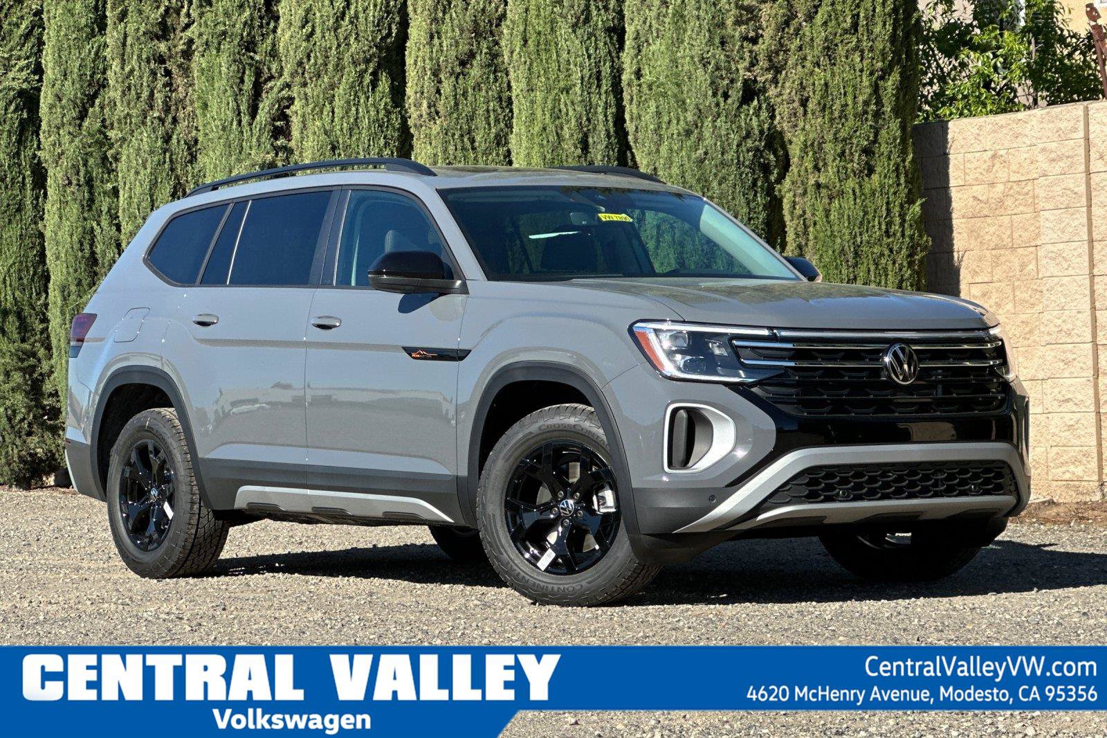 New 2026 Volkswagen Atlas Peak Edition AWD/4WD image 1