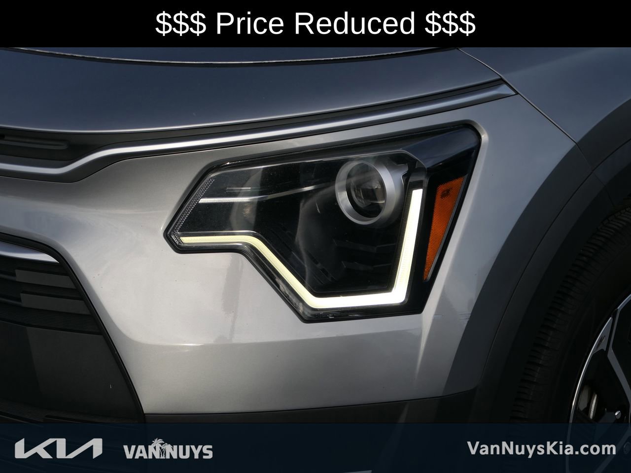 Used 2023 Kia Niro EX image 8