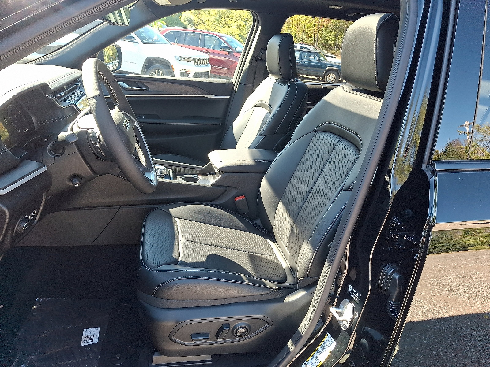 New 2025 Jeep Grand Cherokee Limited image 8