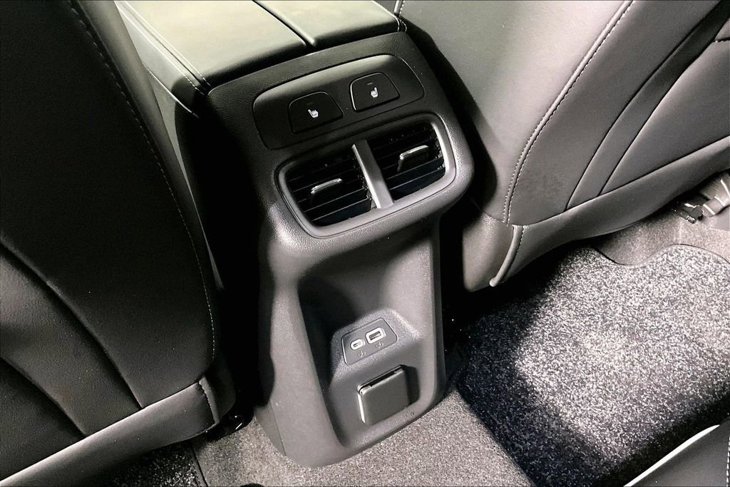 Used 2023 Buick Envision Avenir image 35