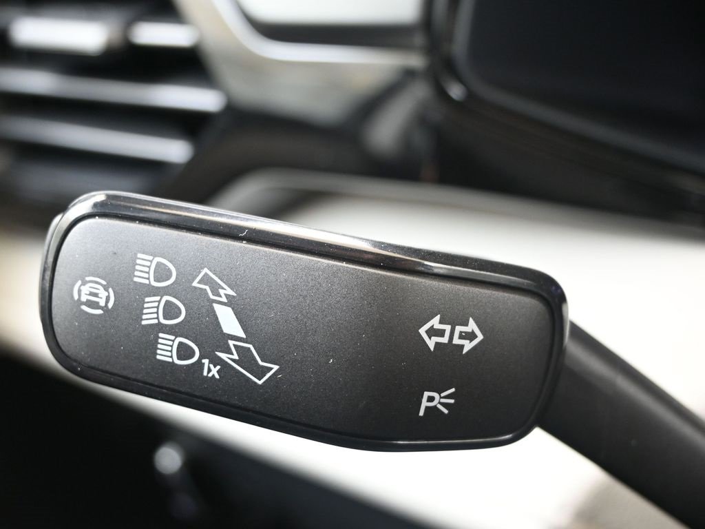 New 2025 Volkswagen Taos S image 28