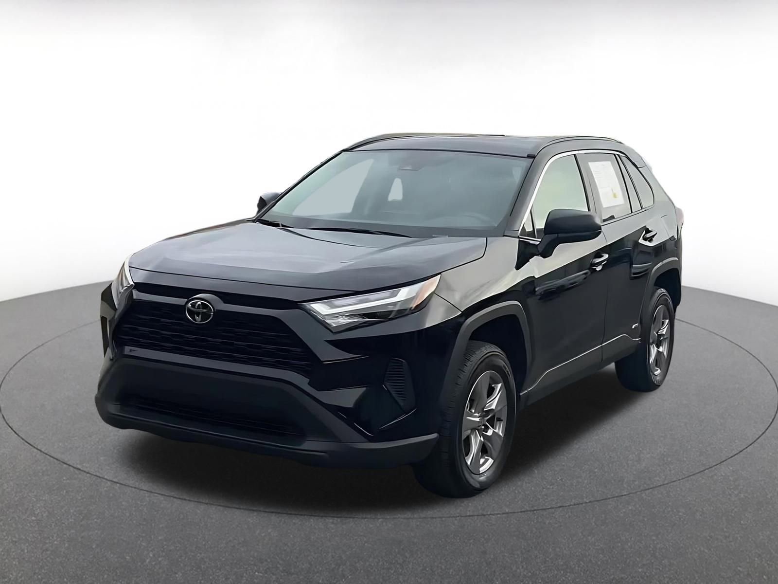 Used 2025 Toyota RAV4 LE image 4