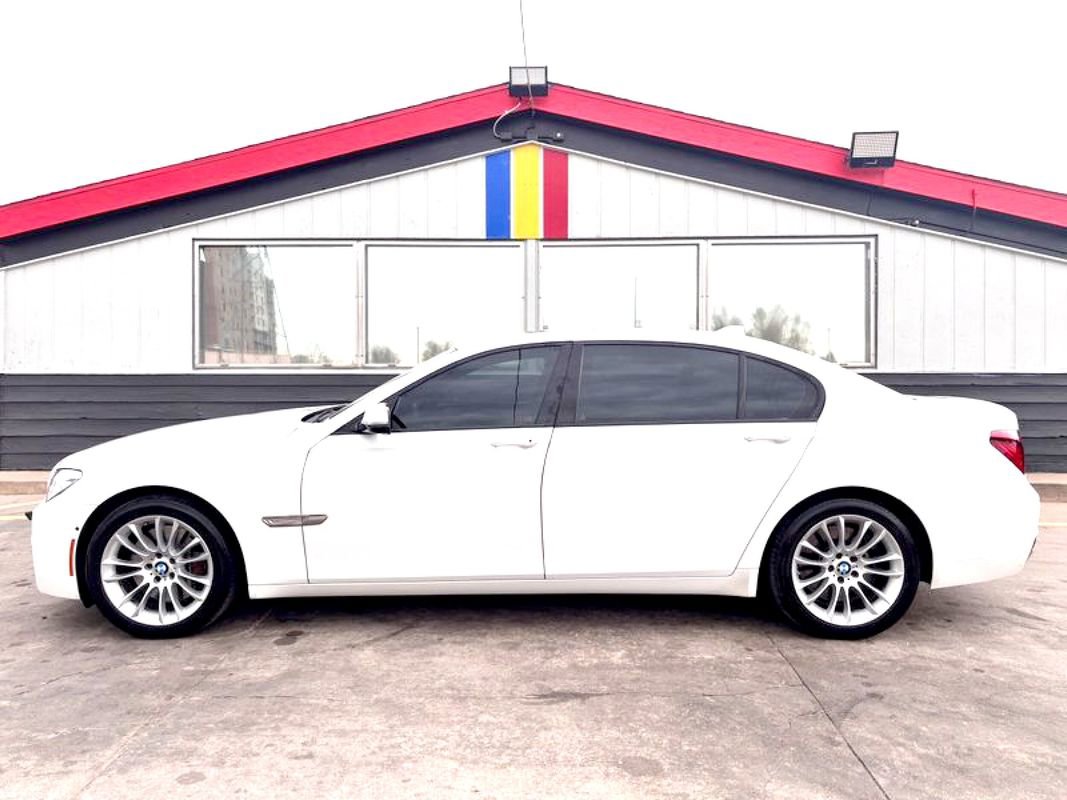 Used 2015 BMW 750Li xDrive image 5