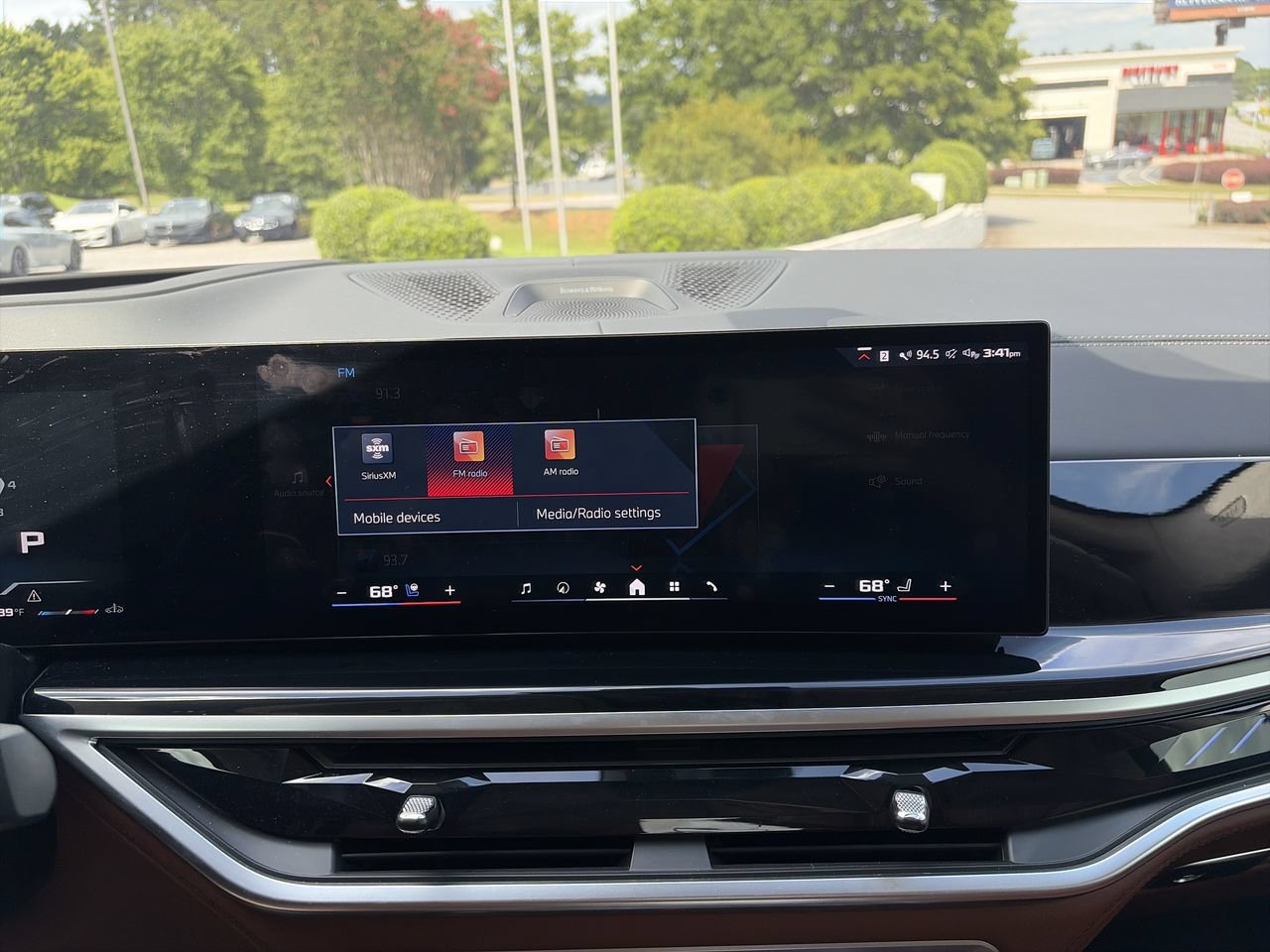 Certified 2025 BMW X7 M60i AWD/4WD image 24