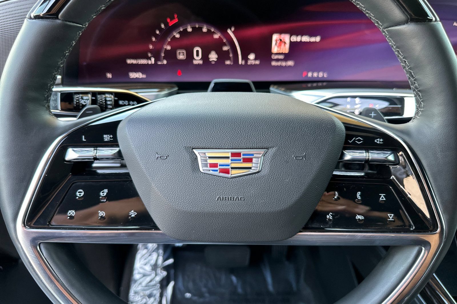 Used 2025 Cadillac Escalade Luxury w/ LPO, Floor Liner Package RWD image 28