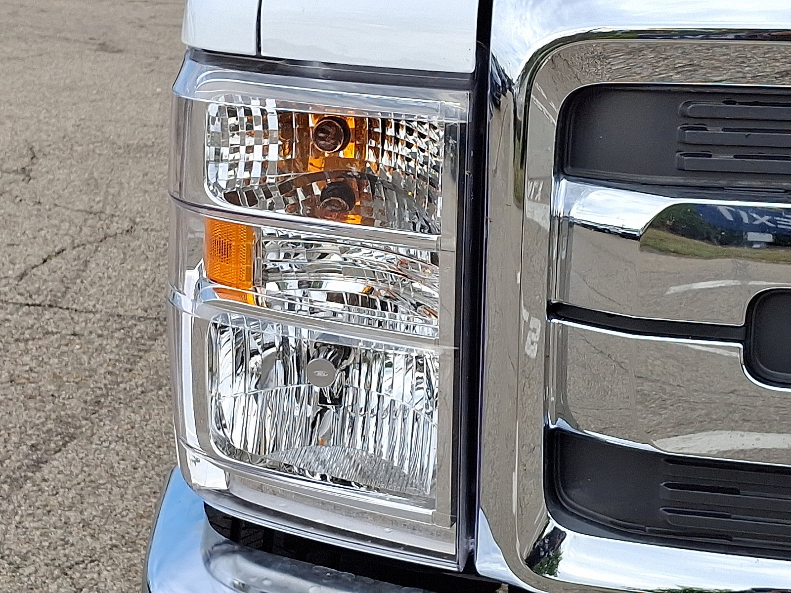 New 2026 Ford E-350 and Econoline 350 Super Duty w/ Power Equipment Group image 9